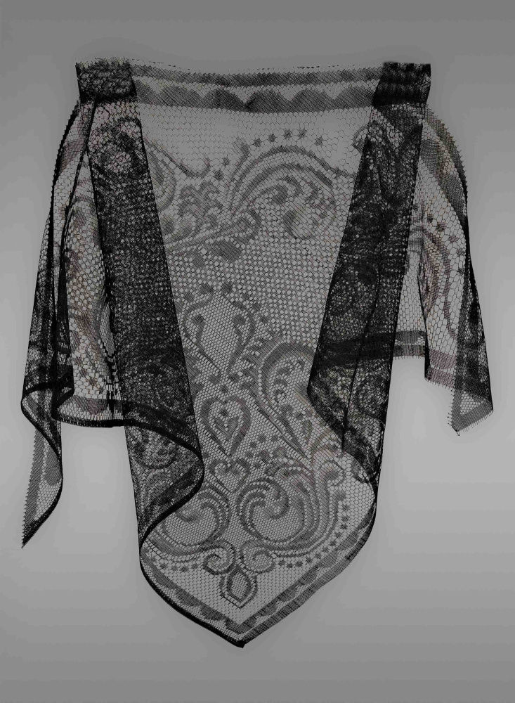 Косынка черная мод. 381 (120)