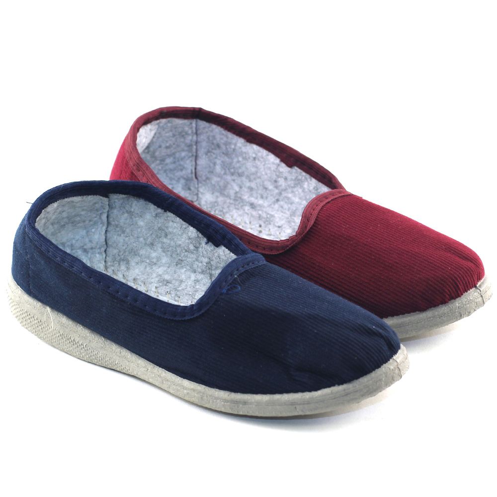 Тапочки домашние женские. Тапки с задниками современные. Тапочки для бабушки. Тапочки с задником. Тапки домашние с задником.